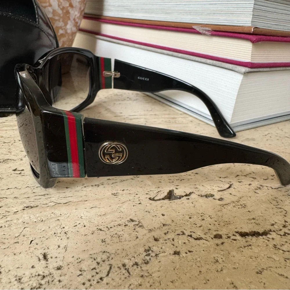 Vintage Gucci Black Sunglasses - Picture 7 of 8